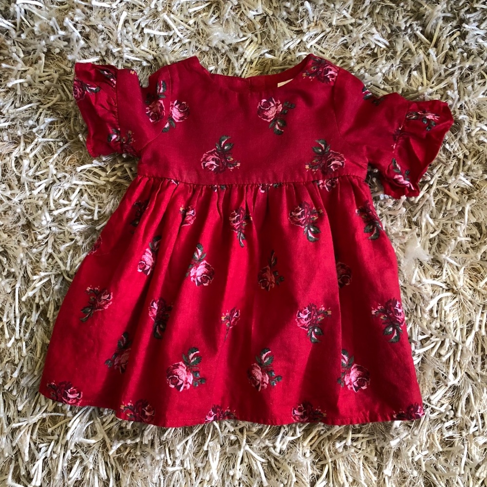 Red holiday dress in mint condition
